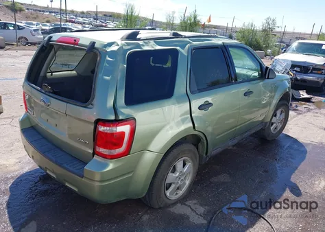 2008 Ford Escape Xlt z USA, uszkodzony, nr VIN 1FMCU93178KD56497